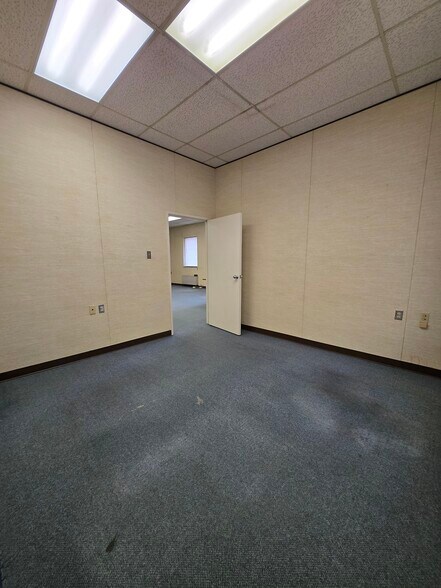 More Photos Of 1104 Fernwood Ave, Camp Hill Office For Lease