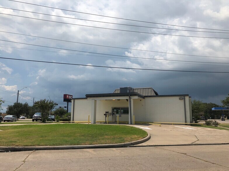 More Photos Of 1208 N Brazosport Blvd, Freeport Freestanding For Sale