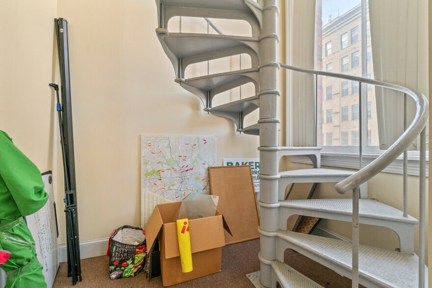 More Photos Of 429 N Eutaw St, Baltimore Office For Sale