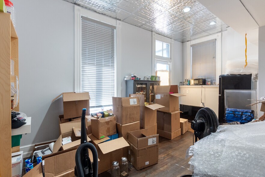 More Photos Of 411 E 10th St, Newport Storefront Retail Residential For Sale