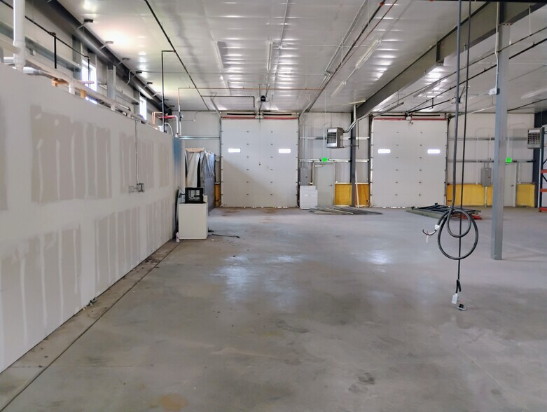 More Photos Of 13790 E I-25 Frontage Rd, Longmont Warehouse For Lease