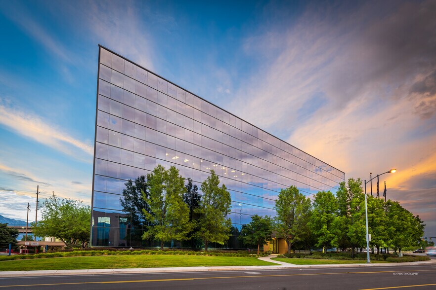 More Photos Of 5295 S Commerce Dr, Salt Lake City Office For Lease