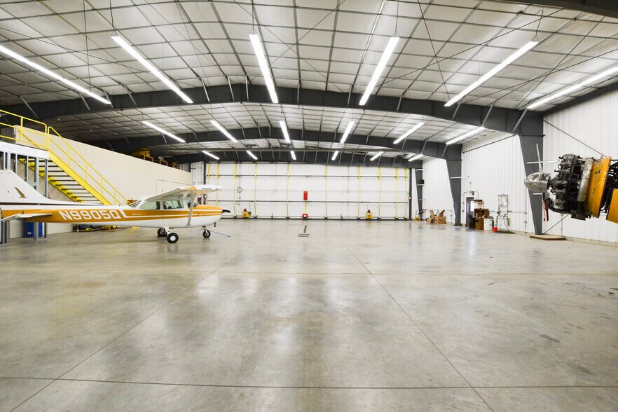 More Photos Of 113 Gulf Stream dr, Lewistown Service For Sale