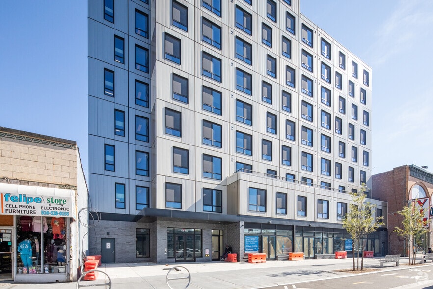 Primary Photo Of 1018 Beach 20th St, Far Rockaway Apartments For Lease