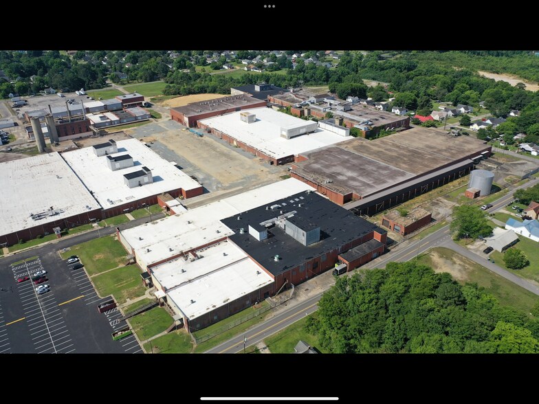 More Photos Of 200 N 13th St, Erwin Unknown For Lease