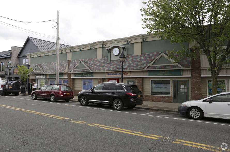 More Photos Of 30-40 E Main St, Bay Shore Storefront Retail Office For Lease