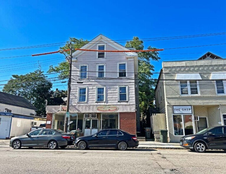 More Photos Of 623 Bank St, New London Apartments For Sale