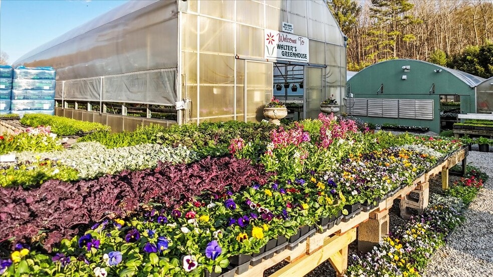 More Photos Of 1356 Coopers Cove Rd, Hardy Specialty For Sale