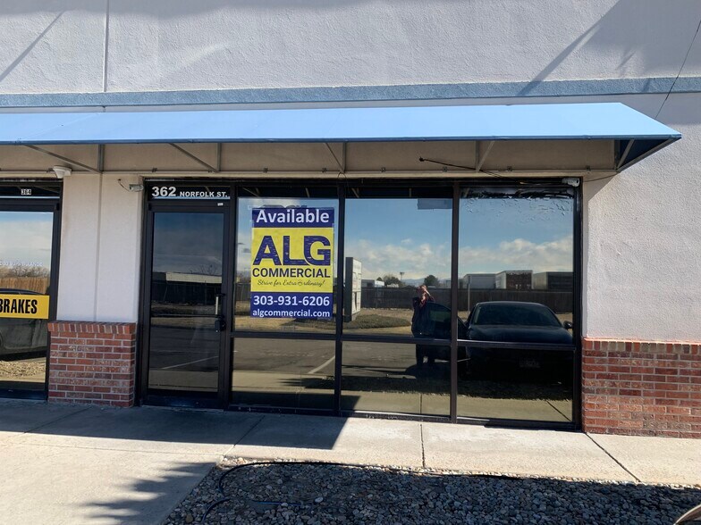 More Photos Of 362 Norfolk St, Aurora Flex For Lease