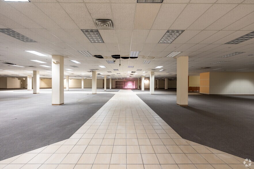 More Photos Of 820 & 3655 Citadel Dr E, Colorado Springs General Retail For Sale