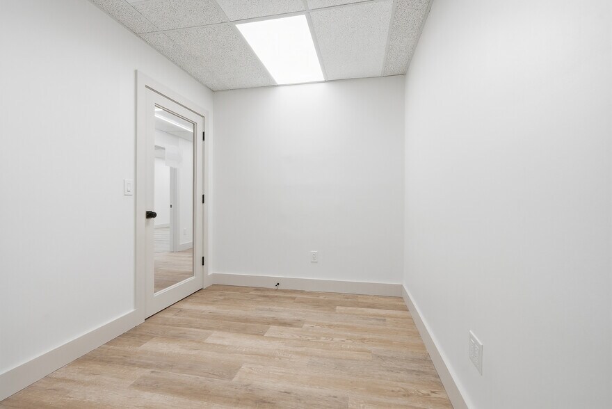 More Photos Of 1130 Hooper Ave, Toms River Office For Lease