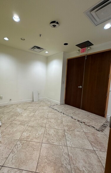 More Photos Of 6000 Turkey Lake Rd, Orlando Medical For Lease