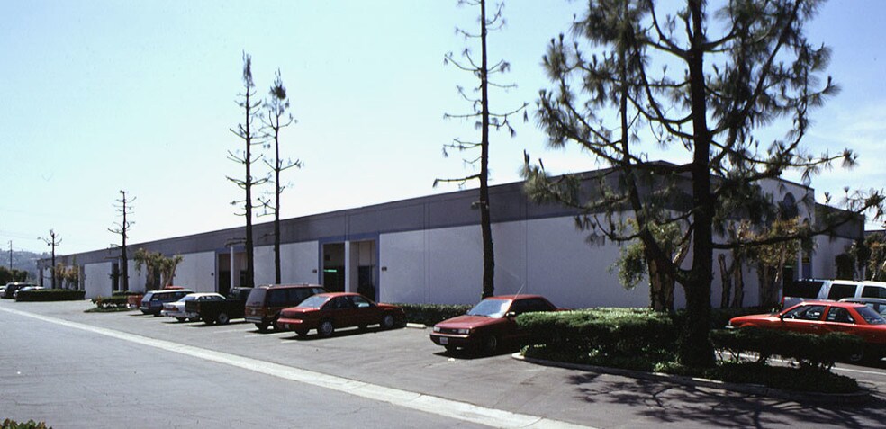 More Photos Of 4362-4388 E La Palma Ave, Anaheim Warehouse For Lease