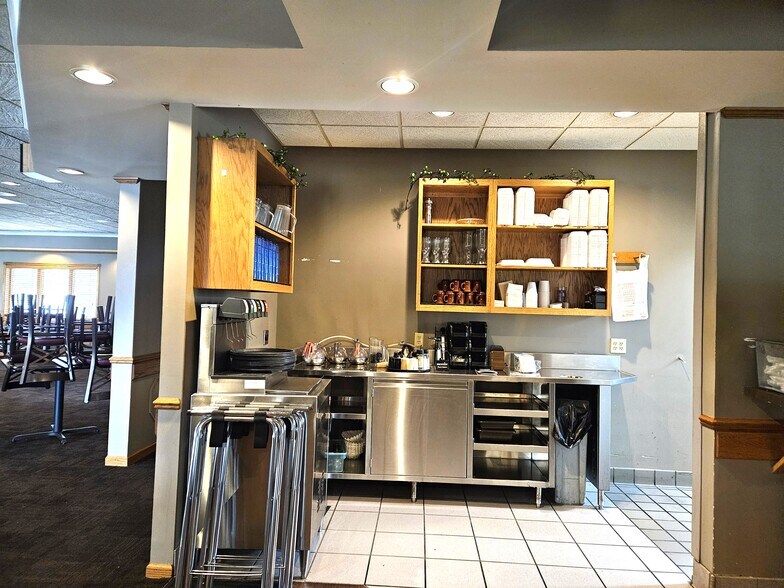 More Photos Of 5530 Gratiot Rd, Saginaw General Retail For Sale