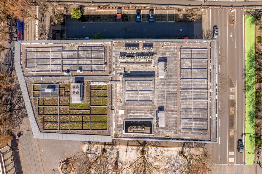 More Photos Of 45 SW Ankeny St, Portland Office For Sale