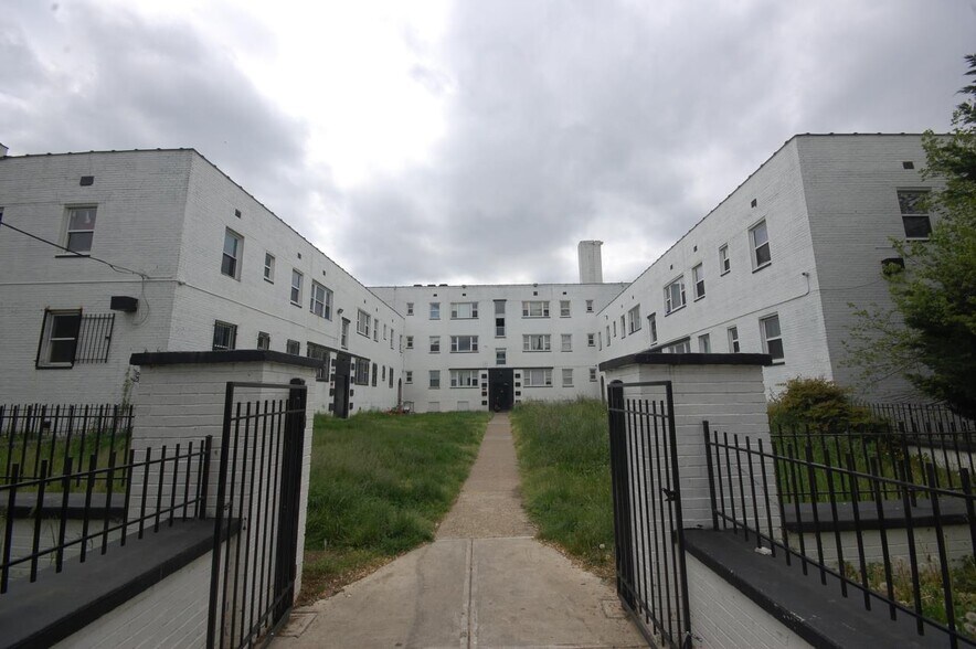 Primary Photo Of 4301-4313 Wheeler Rd SE, Washington Apartments For Sale