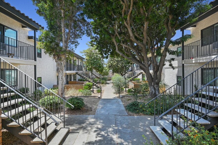 More Photos Of 628 W California Ave, Vista Apartments For Sale