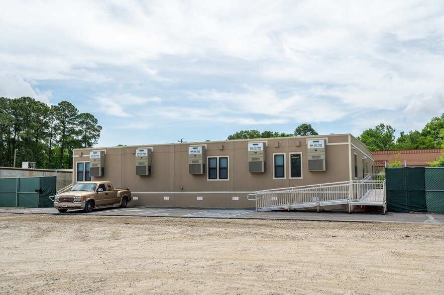 More Photos Of 2152 Melbourne Ave, North Charleston Flex For Lease