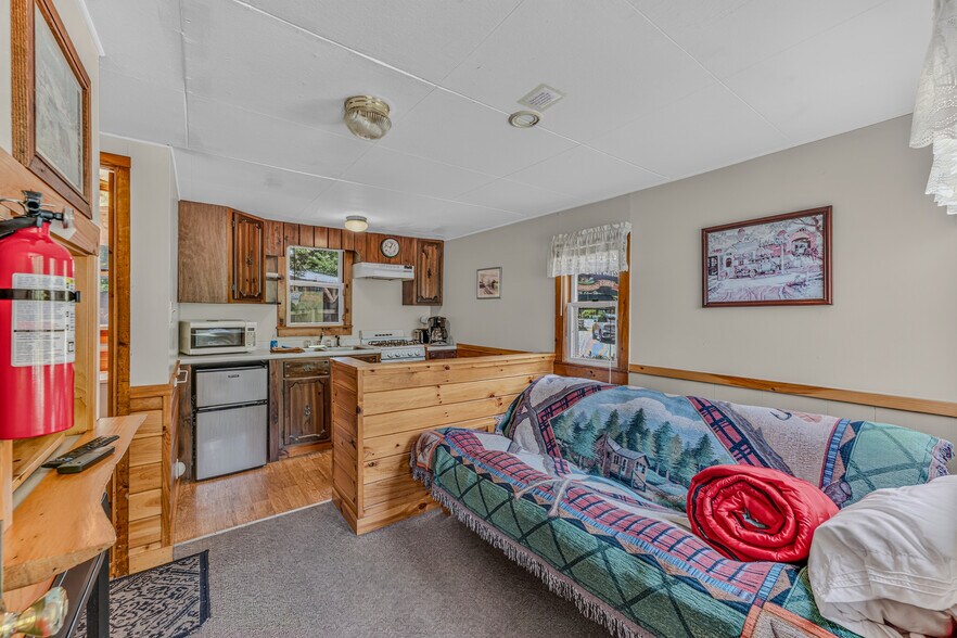 More Photos Of 218 US Route 3, Lincoln Hospitality For Sale