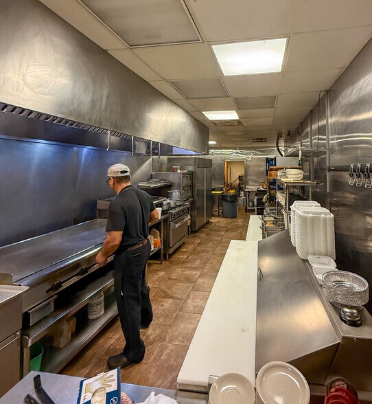 More Photos Of 40 Sallys Ridge Rd, Henry Restaurant For Sale