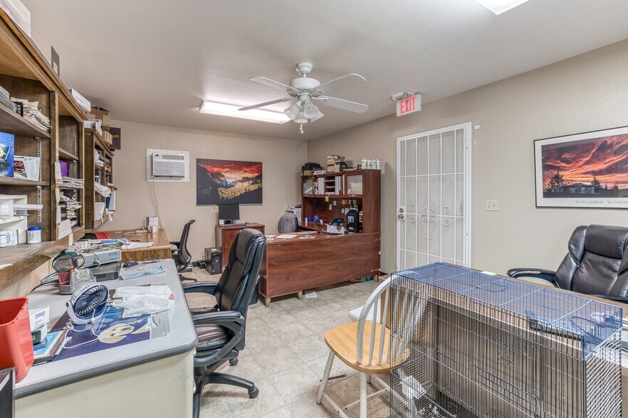 More Photos Of 3200 G St, Merced Veterinarian Kennel For Sale