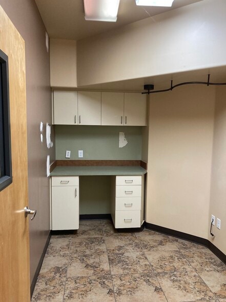 More Photos Of 2245 E State Route 69, Prescott Veterinarian Kennel For Lease