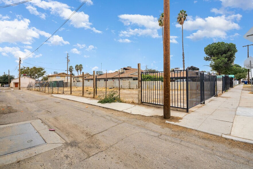 More Photos Of 919 N Chester Ave, Bakersfield Storefront Retail Office For Sale