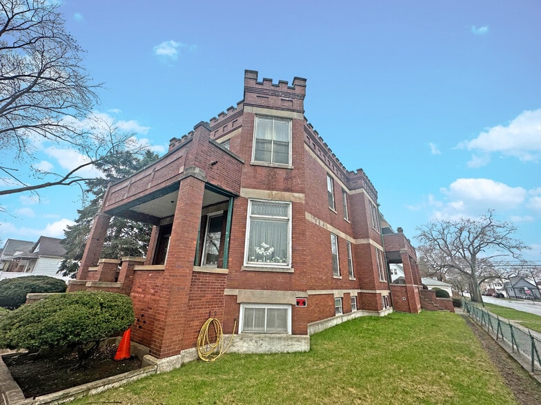 More Photos Of 13402 S Buffalo Ave, Chicago Apartments For Sale