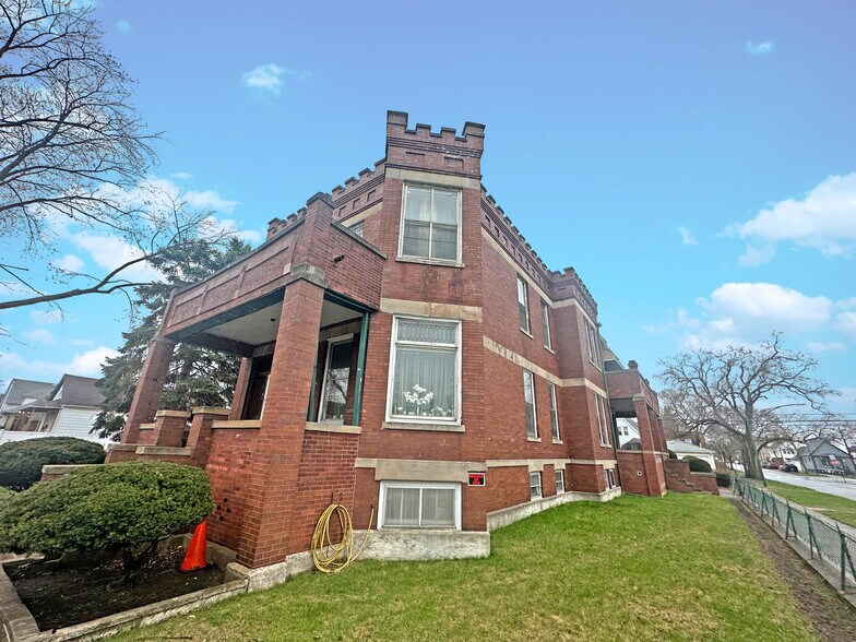 More Photos Of 13402 S Buffalo Ave, Chicago Apartments For Sale