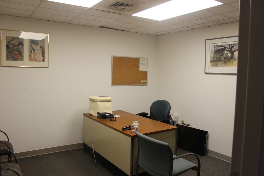 More Photos Of 130 Lenox Ave, Stamford Warehouse For Sale