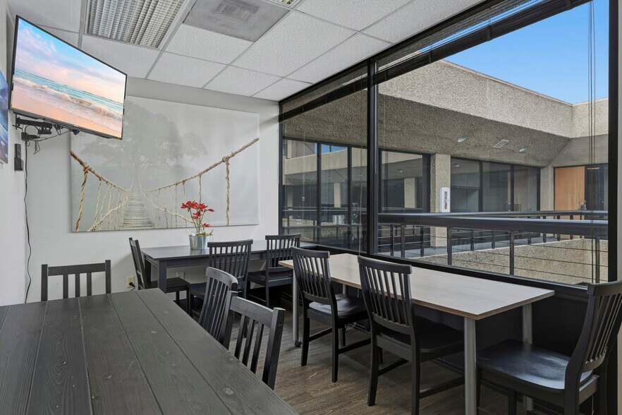 More Photos Of 10505 Sorrento Valley Rd, San Diego Office For Sale