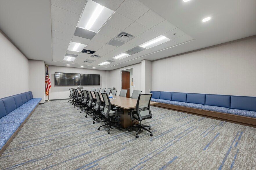 More Photos Of 13500 Heritage Pky, Fort Worth Office For Lease