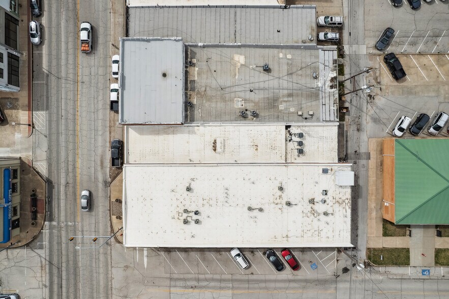 More Photos Of 219 E Rogers Blvd, Skiatook Storefront Retail Office For Sale