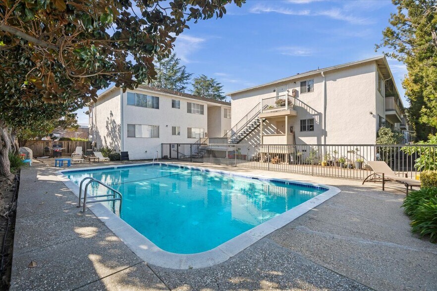 More Photos Of 1920 Latham Rd, Mountain View Apartments For Sale
