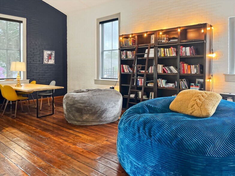 More Photos Of 602 S Main St, Gainesville Coworking Space