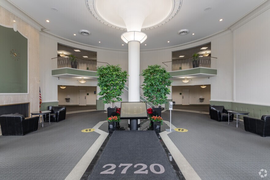 More Photos Of 2720 S River Rd, Des Plaines Office For Sale