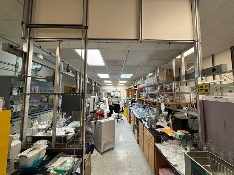 More Photos Of 1230 Bordeaux Dr, Sunnyvale Light Manufacturing For Lease