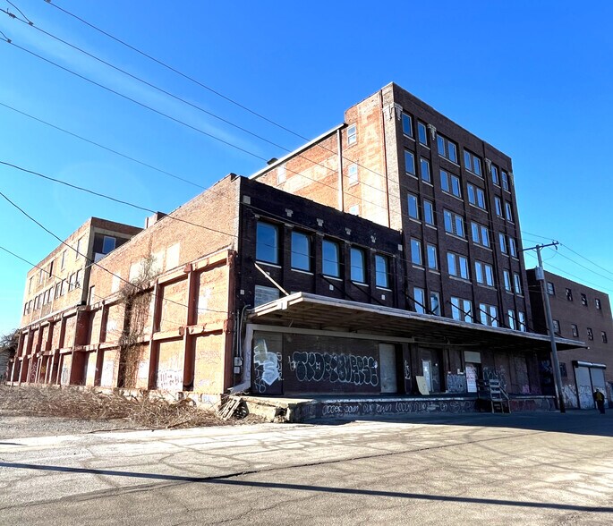 More Photos Of 1127 W 8th St, Kansas City Warehouse For Lease