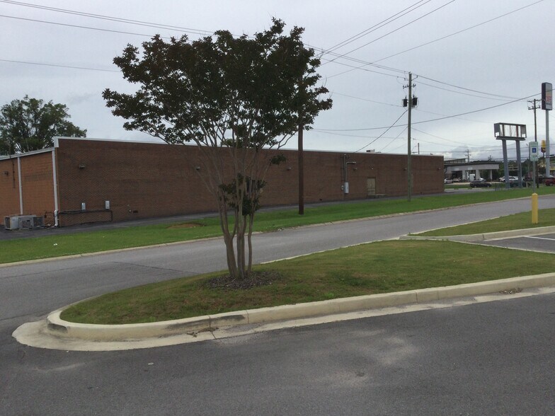 More Photos Of 1019-1021 S 4th St, Gadsden Freestanding For Lease