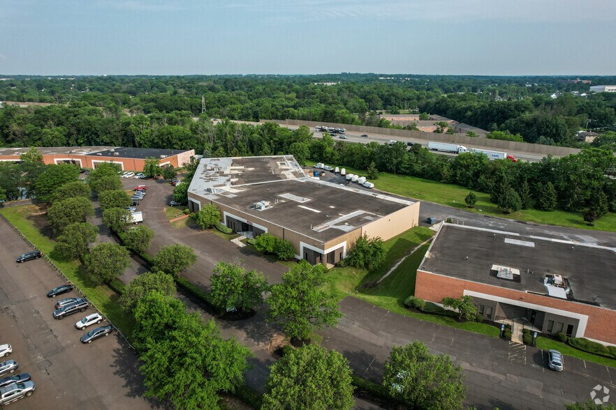 More Photos Of 2930 Turnpike Dr, Hatboro Warehouse For Lease