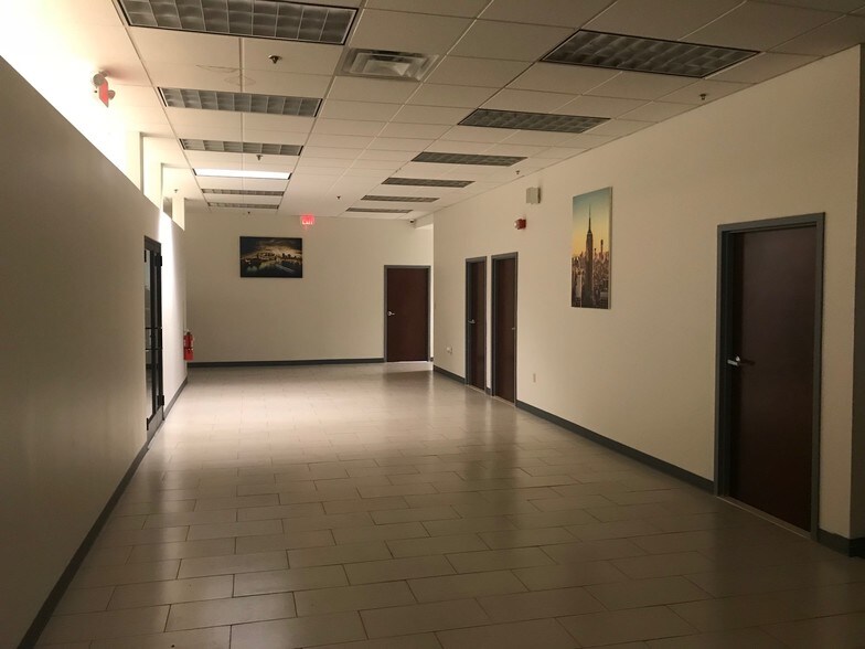 More Photos Of 136 Shelding Dr, Delaware Water Gap Manufacturing For Lease