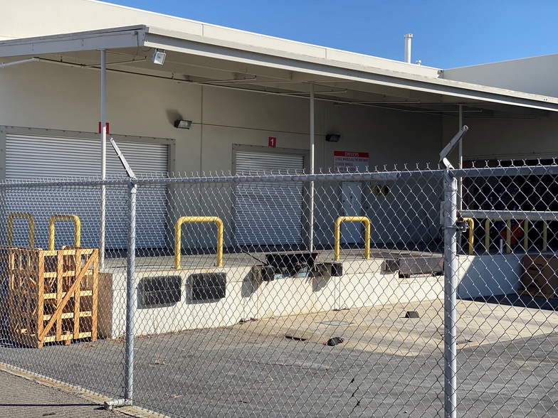 More Photos Of 9505-9541 Mason Ave, Chatsworth Manufacturing For Lease