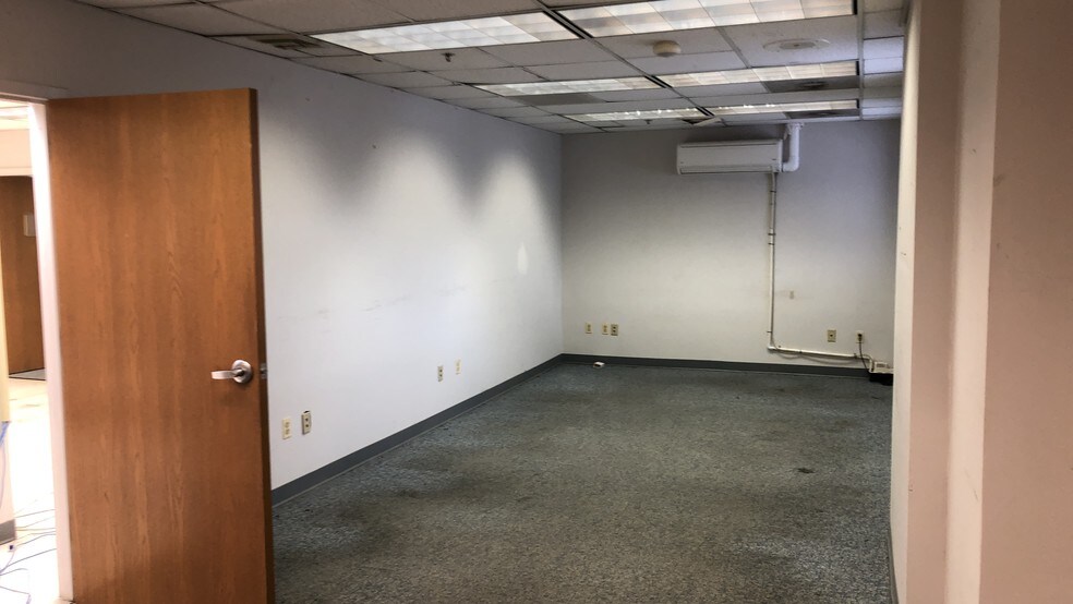 More Photos Of 75 S Main St, Phillipsburg Office For Lease