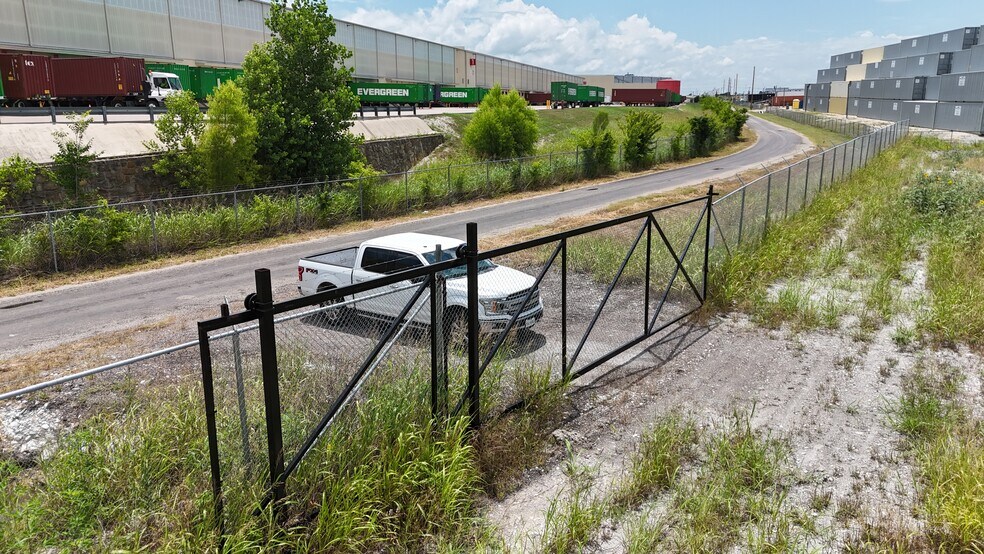 More Photos Of 601, 867, & 906 Talco Rd, Lancaster Land For Lease