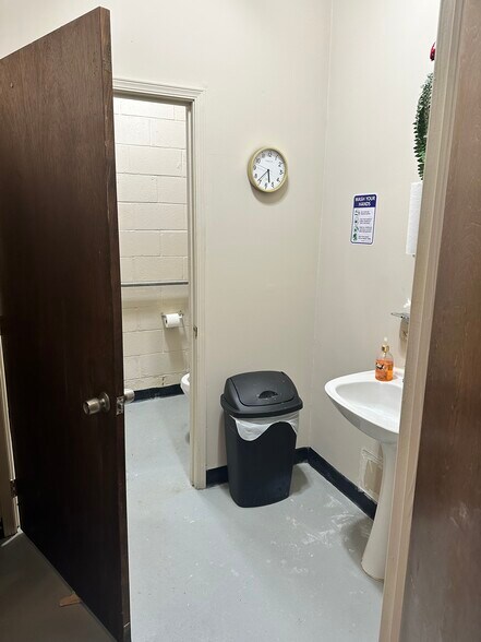 More Photos Of 1030 Dry Branch Rd, Hopkins General Retail For Sale