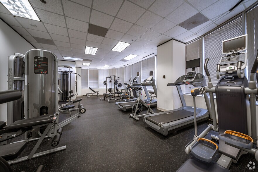 More Photos Of 100 Glenborough Dr, Houston Office For Lease