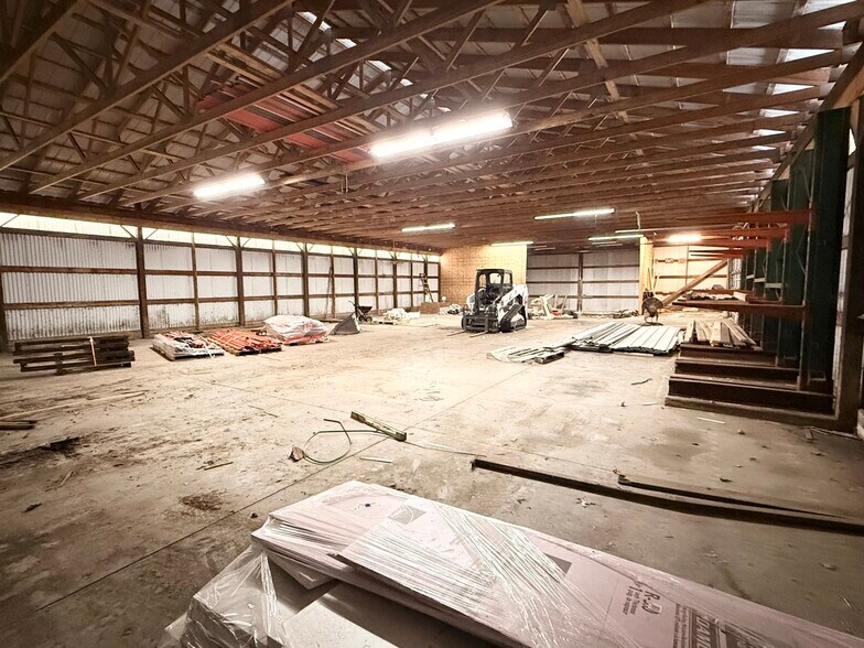 More Photos Of 13080 Cambridge Springs Rd, Edinboro Freestanding For Sale