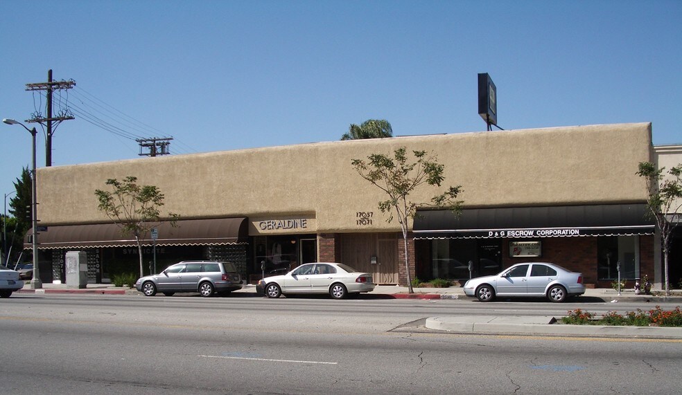 More Photos Of 17059-17071 Ventura Blvd, Encino Storefront Retail Office For Lease