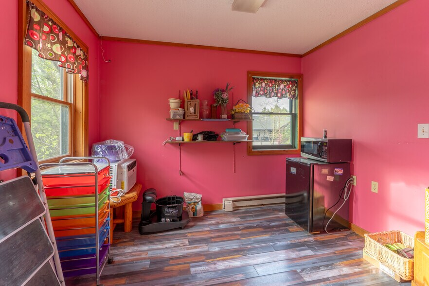 More Photos Of 1915 Saranac Ave, Lake Placid General Retail For Sale