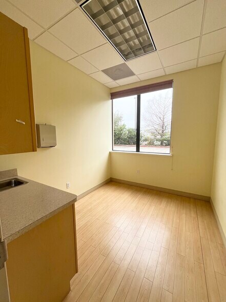 More Photos Of 2405 N Courtenay Pky, Merritt Island Medical For Sale